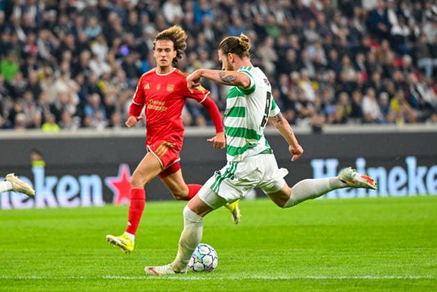 25.08.2025, Oberoesterreich Arena Linz, AUT, Champions League Play Off, LASK Linz (AUT) vs Celtic Glasgow FC (SCO), im Bild Kasper Hoegh (Celtic Glasgow) Champions League Play Off, LASK Linz (AUT) vs Celtic Glasgow FC (SCO) in Linz, Austria on 2026 08 25 Linz Oberoesterreich Austria *** August 25, 2025, Oberoesterreich Arena Linz, AUT, Champions League Playoff, LASK Linz (AUT) vs. Celtic Glasgow FC (SCO); pictured: Kasper Hoegh, Celtic Glasgow, Champions League Playoff, LASK Linz (AUT) vs. Celtic Glasgow FC (SCO) in Linz, Austria on August 25, 2026, at the Oberoesterreich Arena in Linz, Austria