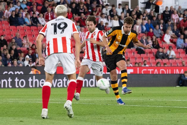 Stoke City v Hull City Carabao Cup Kieran Dowell of Hull City scores his sides first goal during the Carabao Cup Second Round match between Stoke City and Hull City at the bet365 Stadium, Stoke-on-Trent 25 08 2026 UK Newspapers OUT Copyright: xMattxWilkinsonx FIL-23823-0129