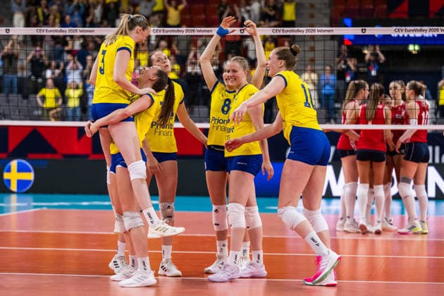 260825 Linda Andersson, Anna Haak, Hilda Gustafsson and Isabelle Haak of Sweden celebrate after the CEV EuroVolley 2026 group stage volleyball match between Sweden and Croatia on August 25, 2026 in Gothenburg. Photo: Mathias Bergeld BILDBYRAN kod MB MB1406 volleyboll volleyball cev eurovolley 2026 volleyboll-em sverige croatia sweden day 5 dam bbeng kroatien women kvinner celebration jubel *** August 25, 2026: Linda Andersson, Anna Haak, Hilda Gustafsson, and Isabelle Haak of Sweden celebrate after the CEV EuroVolley 2026 group stage volleyball match between Sweden and Croatia on August 25, 2026 in Gothenburg. Photo by Mathias Bergeld, BILDBYRAN, code MB MB1406. volleyball, CEV EuroVolley 2026, European Volleyball Championship, Sweden, Croatia, Day 5, women s, celebration, cheering  Copyright: MATHIASxBERGELD BB260825MB050