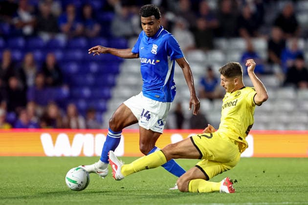 Birmingham City v Brentford, EFL Cup Brentford midfielder Vitaly Janelt (27) makes a tackle on Birmingham City midfielder Jhon Solis (14) during the EFL Cup match between Birmingham City and Brentford at the St Andrew s @ Knighthead Park, Birmingham, UK on 25 August 2026. Birmingham St Andrew s @ Knighthead Park West Midlands UK Editorial use only DataCo restrictions apply See www.football-dataco.com , Copyright: xManjitxNarotrax PSI-24746-0020