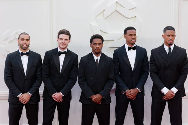 August 25, 2026, Manchester, United Kingdom: (L-R) DAVID RAYA, DECLAN RICE, JURRIo¹N TIMBER, GABRIEL MAGALHAES and WILLIAM SALIBA of Arsenal At the PFA Player of the Year Awards 2026, Manchester Opera House UK PFA Player Of The Year Awards 2026,  - ZUMAp211 20260825_aap_p211_005 Copyright: xAndyxVonxPipx