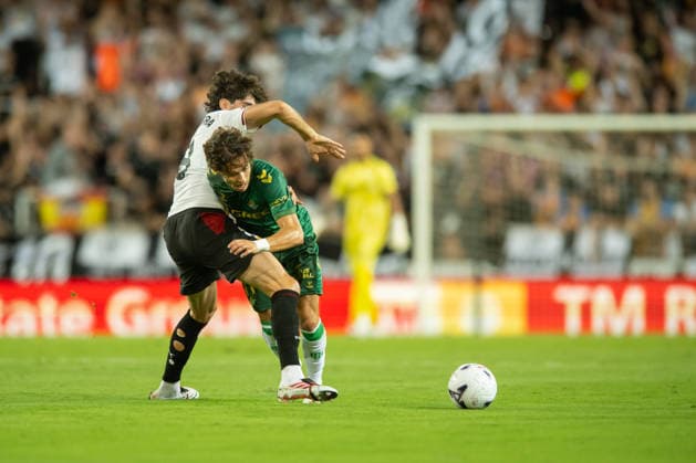 ESP: LaLiga EA Sports Valencia CF v Real Betis Rodrigo Riquelme Reche of Real Betis during LaLiga EA Sports match between Valencia CF v Real Betis played at Mestalla Stadium, Valencia on August 25 2026 in Spain Spain Soccer *** ESP LaLiga EA Sports Valencia CF vs. Real Betis Rodrigo Riquelme Reche of Real Betis during the LaLiga EA Sports match between Valencia CF and Real Betis played at Mestalla Stadium in Valencia on August 25, 2026, in Spain. Spanish Soccer Copyright: xAgenciaxLOFx