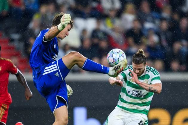 SOCCER - UEFA CL, LASK vs Celtic LINZ,AUSTRIA,25.AUG.26 - SOCCER - UEFA Champions League, play-off, Linzer ASK vs Celtic Glasgow. Image shows Lukas Jungwirth (LASK) and Kasper Hogh (Celtic).  GEPAxpictures xChristianxMoser