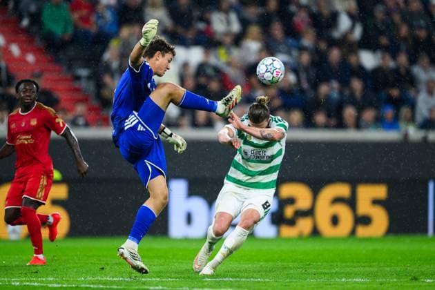 SOCCER - UEFA CL, LASK vs Celtic LINZ,AUSTRIA,25.AUG.26 - SOCCER - UEFA Champions League, play-off, Linzer ASK vs Celtic Glasgow. Image shows Lukas Jungwirth (LASK) and Kasper Hogh (Celtic).  GEPAxpictures xChristianxMoser