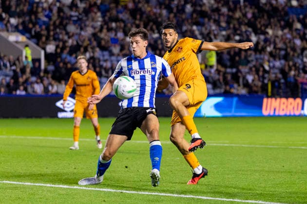 Sheffield Wednesday v Wolverhampton Wanderers, Carabao Cup Wolverhampton Wanderers forward Raul JimÃ nez (9) shoots at goal during the Sheffield Wednesday v Wolverhampton Wanderers Carabao Cup 2nd Round match at Hillsborough Stadium, Sheffield, England on 25 August 2026 Credit: Phil Duncan Every Second Media Editorial use only. All images are copyright Every Second Media Limited. No images may be reproduced without prior permission. All rights reserved. Premier League and Football League images are subject to licensing agreements with Football DataCo Limited. see https: www.football-dataco.com Copyright: xIMAGO EveryxSecondxMediax ESM-2114-0005 PhilxDuncanx xEveryxSecondxMediax