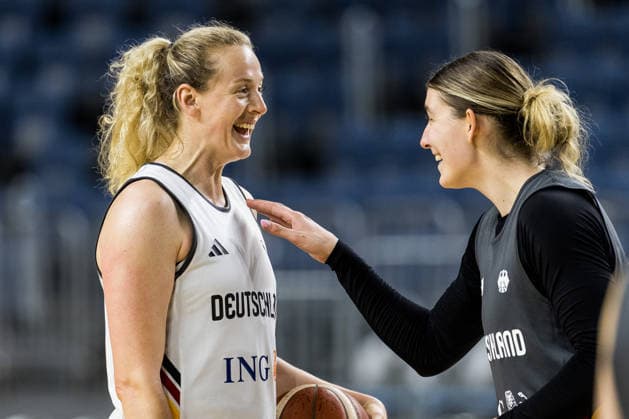 COLOGNE, GERMANY - AUGUST 25: Marie Guelich (Gülich, Germany, 21) and Luisa Geiselsoeder (Geiselsöder, Germany, 15) laughing during media training of DBB Germany women at Lanxess Arena on August 25, 2026 in Cologne, Germany. North Rhine Westphalia Germany Copyright: xSteffiexWunderlx