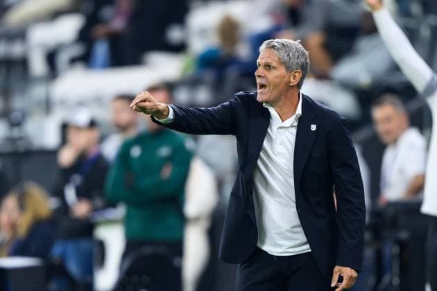 SOCCER - UEFA CL, LASK vs Celtic LINZ,AUSTRIA,25.AUG.26 - SOCCER - UEFA Champions League, play-off, Linzer ASK vs Celtic Glasgow. Image shows head coach Dietmar Kuehbauer (LASK).  GEPAxpictures xChristianxMoser