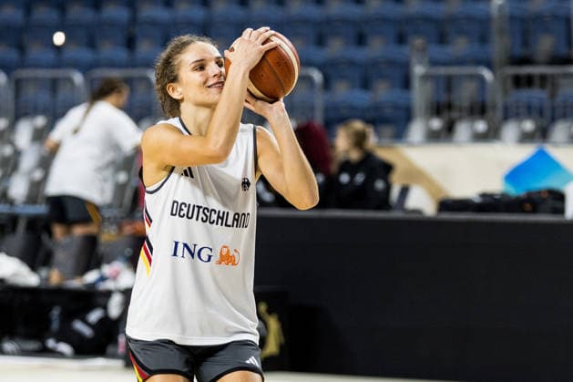 COLOGNE, GERMANY - AUGUST 25: Clara Bielefeld (Germany, 25) controls the ball during media training of DBB Germany women at Lanxess Arena on August 25, 2026 in Cologne, Germany. North Rhine Westphalia Germany Copyright: xSteffiexWunderlx