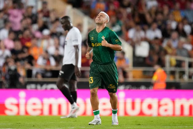 Valencia CF v Real Betis Balompie - LaLiga EA Sports 2026 27 Pablo Garcia right winger of Betis and Spain celebrates after scoring his sides first goal during the LaLiga EA Sports 2026 27 match between Valencia CF and Real Betis Balompie at Estadi de Mestalla on August 25, 2026 in Valencia, Spain. Valencia Spain  Copyright: xJosexBretonx originalFilename:bretonhernandez-valencia260825_npu8f.jpg