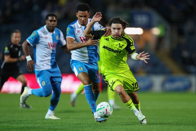 25th August 2026; Ewood Park, Blackburn, England; Carabao Cup Football, Blackburn Rovers versus Sheffield United; Callum O Hare of Sheffield United runs with the ball whilst under pressure from Kristi Montgomery of Blackburn Rovers AidanxHunter