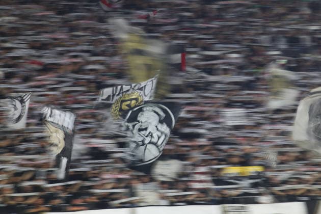 Sport Bilder des Tages #2 LINZ, AUSTRIA - AUGUST 25: fans of LASK during the UEFA Champions League Play-off 2nd leg match between LASK and Celtic Glasgow at Oberoesterreich Arena on August 25, 2026 in Linz, Austria. (Photo by Severin Aichbauer Sports Press Photo SPP)  Copyright: xSeverinxAichbauer SPPx Sportspressphoto_SPR215968