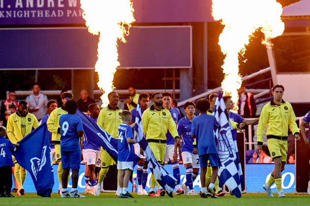 Birmingham City v Brentford, EFL Cup Players walk onto pitch before the EFL Cup match between Birmingham City and Brentford at the St Andrew s @ Knighthead Park, Birmingham, UK on 25 August 2026. Birmingham St Andrew s @ Knighthead Park West Midlands UK Editorial use only DataCo restrictions apply See www.football-dataco.com , Copyright: xManjitxNarotrax PSI-24746-0036