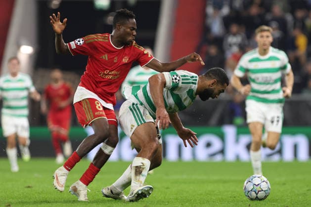 LINZ, AUSTRIA - AUGUST 25: Moses Usor of LASK and Cameron Carter Vickers of Celtic Glasgow during the UEFA Champions League Play-off 2nd leg match between LASK and Celtic Glasgow at Oberoesterreich Arena on August 25, 2026 in Linz, Austria. (Photo by Severin Aichbauer Sports Press Photo SPP)  Copyright: xSeverinxAichbauer SPPx Sportspressphoto_SPR216003