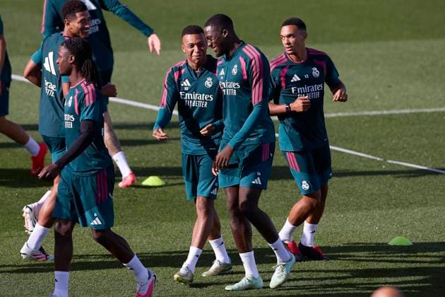 Real Madrid CF training session and press conference, PK, Pressekonferenz at Ciudad Real Madrid in Madrid, Spain - 25 Aug 2026 Kylian Mbappe (L) of Real Madrid CF and Ibrahima Konate (R) of Real Madrid CF seen in action during the training session at Ciudad Real Madrid, on the eve of the LaLiga EA Sports 2026 2027 week 1 football match between Real Madrid CF and Real Sociedad Madrid Spain Copyright: xFedericoxTitonex xSOPAxImagesx Federico-Titone-1444681