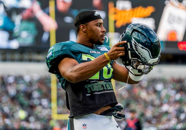 August 25, 2026, Philadelphia, Pa, USA: Philadelphia Eagles running back Saquon Barkley practices during the Philadelphia Eagles public practice at Lincoln Financial Field in Philadelphia, Pennsylvania on August 25, 2026. Cal Media NFL, American Football Herren, USA 2026: Philadelphia Eagles Public Practice AUG 25  - ZUMAcs17 20260825_faf_cs17_031 Copyright: xScottxSeriox