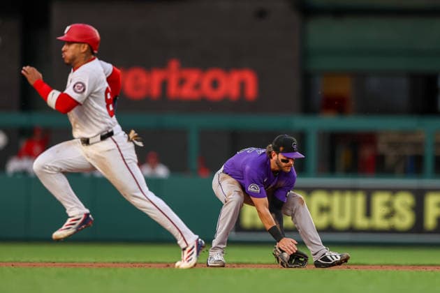 August 25, 2026, Washington D.C, District Of Columbia, United States: Washington, DC; Colorado Rockies second baseman Connor Norby (35) fields the ground ball during the Major League Baseball game between the Washington Nationals and the Colorado Rockies at Nationals Park on Tuesday, August 25, 2026. The Rockies beat the Nationals 3-1. MLB, Baseball Herren, USA Colorado Rockies 3:1 Washington Nationals  - ZUMAp258 20260825_znp_p258_002 Copyright: xStevexPrakopex