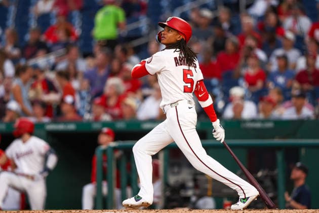August 25, 2026, Washington D.C, District Of Columbia, United States: Washington, DC; Washington Nationals shortstop CJ Abrams (5) watches a fly ball during the Major League Baseball game between the Washington Nationals and the Colorado Rockies at Nationals Park on Tuesday, August 25, 2026. The Rockies beat the Nationals 3-1. MLB, Baseball Herren, USA Colorado Rockies 3:1 Washington Nationals  - ZUMAp258 20260825_znp_p258_005 Copyright: xStevexPrakopex