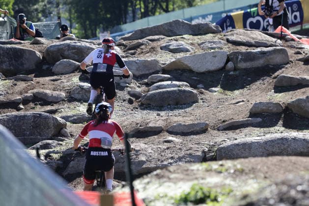 26.08.2026, Daolasa di Commezzadura, Val di Sole Bikeland, 2026 UCI MTB World Championship, WM, Weltmeisterschaft Women Elite s E-MTB XC (E-MTB Cross Country) Kathrin Stirnemann 2 (SUI) and Anna Spielmann 1 (AUT) Daolasa di Commezzadura Val di Sole Bikeland Trento Italy *** August 26, 2026, Daolasa di Commezzadura, Val di Sole Bikeland, 2026 UCI MTB World Championships Women’s Elite E MTB XC (E MTB Cross Country) Kathrin Stirnemann 2 SUI and Anna Spielmann 1 AUT Daolasa di Commezzadura Val di Sole Bikeland Trento, Italy Copyright: xJustPictures.ch FrancescoxMinghettix jp-en-FrMi-MNG_0130
