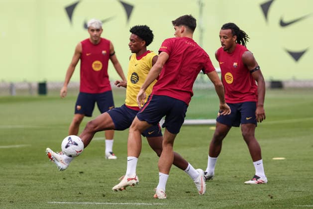 August 26, 2026, Sant Joan Despi, Barcelona, Spain: Alejandro Balde, Gerard Martin and Jules Kounde during the training day of FC Barcelona, Barca ahead the Spanish League, Laliga EA Sports, football match against Athletic Club at Ciudad Esportiva Joan Gamper on August 26, 2026 in Sant Joan Despi, Barcelona, Spain. FC Barcelona Training And press conference, PK, Pressekonferenz - LaLiga EA Sports  - ZUMAa181 20260826_zaa_a181_042 Copyright: xJavierxBorregox
