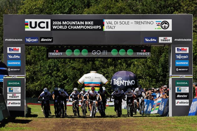 2026 UCI Mountain Bike World Championships Picture by Alex Whitehead SWpix.com - 26 08 2026 - Cycling - 2026 UCI Mountain Bike World Championships - Val di Sole, Trentino, Italy - E-mountain bike (E-MTB) Cross Country - Men Elite - Race Start, Lukas Dennda (Switzerland) Copyright: x xSWpix.comx(t axPhotographyxHubxLtd)xAlexxWhitehead SWpix.comx SWP-3030-19430