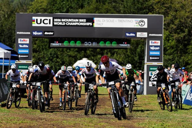 2026 UCI Mountain Bike World Championships Picture by Alex Whitehead SWpix.com - 26 08 2026 - Cycling - 2026 UCI Mountain Bike World Championships - Val di Sole, Trentino, Italy - E-mountain bike (E-MTB) Cross Country - Men Elite - Race Start, Lukas Dennda (Switzerland) Copyright: x xSWpix.comx(t axPhotographyxHubxLtd)xAlexxWhitehead SWpix.comx SWP-3030-19431