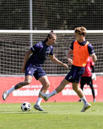 SOCCER - UEFA ECL, A.Wien vs Braga VIENNA,AUSTRIA,26.AUG.26 - SOCCER - UEFA Conference League, play-off, Austria Wien vs Sporting Braga, preview, training A.Wien. Image shows Johannes Handl and Johannes Eggestein (A.Wien).  GEPAxpictures xArminxRauthner