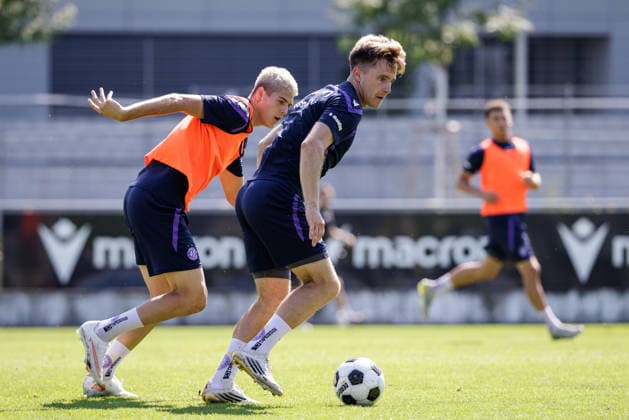 SOCCER - UEFA ECL, A.Wien vs Braga VIENNA,AUSTRIA,26.AUG.26 - SOCCER - UEFA Conference League, play-off, Austria Wien vs Sporting Braga, preview, training A.Wien. Image shows Vasilije Markovic and Johannes Eggestein (A.Wien).  GEPAxpictures xArminxRauthner