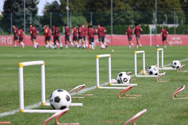 SOCCER - UEFA EL, RBS vs Mjaellby SALZBURG,AUSTRIA,26.AUG.26 - SOCCER - UEFA Europa League, play-off, Red Bull Salzburg vs Mjaellby AIF, preview, training RBS. Image shows a feature of players of RBS.  GEPAxpictures xMathiasxMandl