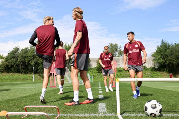 SOCCER - UEFA EL, RBS vs Mjaellby SALZBURG,AUSTRIA,26.AUG.26 - SOCCER - UEFA Europa League, play-off, Red Bull Salzburg vs Mjaellby AIF, preview, training RBS. Image shows Stefan Lainer (RBS).  GEPAxpictures xMathiasxMandl