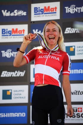 2026 UCI Mountain Bike World Championships Picture by Ed Sykes SWpix.com - 26 08 2026 - Cycling - 2026 UCI Mountain Bike World Championships - Val di Sole, Trentino, Italy - E-mountain bike (E-MTB) Cross Country - Women Elite Podium - Tamara Wiedmann (Austria) Receiving the Bronze Medal Copyright: x xSWpix.comx(t axPhotographyxHubxLtd)xEdxSykes SWpix.comx SWP-3030-19487