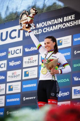 2026 UCI Mountain Bike World Championships Picture by Ed Sykes SWpix.com - 26 08 2026 - Cycling - 2026 UCI Mountain Bike World Championships - Val di Sole, Trentino, Italy - E-mountain bike (E-MTB) Cross Country - Women Elite Podium - Anna Spielmann (Austria) wins the Gold Medal to become World Champion Copyright: x xSWpix.comx(t axPhotographyxHubxLtd)xEdxSykes SWpix.comx SWP-3030-19490