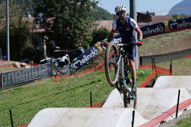 26.08.2026, Daolasa di Commezzadura, Val di Sole Bikeland, 2026 UCI MTB World Championship, WM, Weltmeisterschaft Men Elite s E-MTB XC (E-MTB Cross Country) JÃ rome Gilloux 1 (FRA) Daolasa di Commezzadura Val di Sole Bikeland Trento Italy *** August 26, 2026, Daolasa di Commezzadura, Val di Sole Bikeland, 2026 UCI MTB World Championships Men s Elite – E MTB XC – E MTB Cross Country Jérôme Gilloux 1 FRA Daolasa di Commezzadura Val di Sole Bikeland Trento Italy Copyright: xJustPictures.ch FrancescoxMinghettix jp-en-FrMi-MNG_0181
