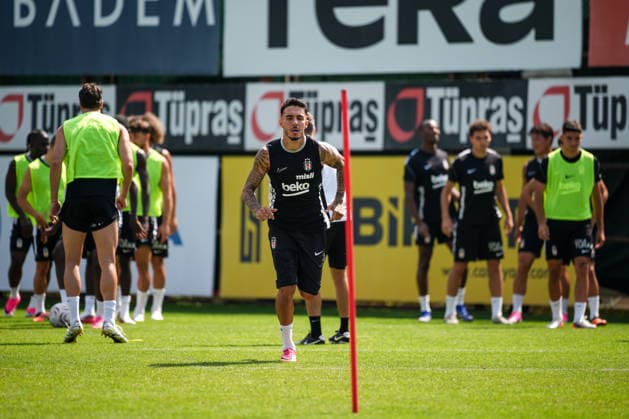 Besiktas complete preparations for Kauno Zalgiris Europa League Play-Off match ISTANBUL, TURKIYE - AUGUST 26: Besiktas player Emirhan Topcu takes part in a training session at BJK Nevzat Demir Training Facilities ahead of the UEFA Europa League play-off second-leg match against Lithuanian side Kauno Zalgiris, on August 26, 2026 in Istanbul, Turkiye. Muhammed Ali Yigit Anadolu Istanbul Turkey. Editorial use only. Please get in touch for any other usage.  Copyright: x2026xAnadoluxMuhammedxAlixYigitx