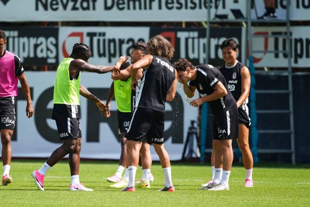 Besiktas complete preparations for Kauno Zalgiris Europa League Play-Off match ISTANBUL, TURKIYE - AUGUST 26: Besiktas players Junior Olaitan (L), Milot Rashica (L 2) and Hyeon-gyu Oh (R), take part in a training session at BJK Nevzat Demir Training Facilities ahead of the UEFA Europa League play-off second-leg match against Lithuanian side Kauno Zalgiris, on August 26, 2026 in Istanbul, Turkiye. Muhammed Ali Yigit Anadolu Istanbul Turkey. Editorial use only. Please get in touch for any other usage.  Copyright: x2026xAnadoluxMuhammedxAlixYigitx
