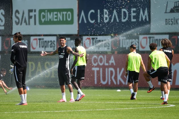 Besiktas complete preparations for Kauno Zalgiris Europa League Play-Off match ISTANBUL, TURKIYE - AUGUST 26: Besiktas player Emirhan Topcu takes part in a training session at BJK Nevzat Demir Training Facilities ahead of the UEFA Europa League play-off second-leg match against Lithuanian side Kauno Zalgiris, on August 26, 2026 in Istanbul, Turkiye. Muhammed Ali Yigit Anadolu Istanbul Turkey. Editorial use only. Please get in touch for any other usage.  Copyright: x2026xAnadoluxMuhammedxAlixYigitx