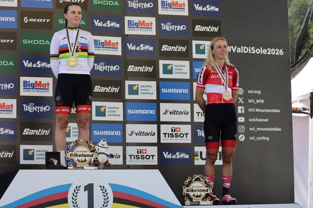 26.08.2026, Daolasa di Commezzadura, Val di Sole Bikeland, 2026 UCI MTB World Championship, WM, Weltmeisterschaft E-MTB XC Medals Ceremony (E-MTB Cross Country) Anna Spielmann 1 (AUT), 1st place, World Champion and gold medal and Tamara Wiedmann 6 (AUT), 3rd place and bronze medal of the Women Elite s E-Mtb Cross Country World Championships 2026 emotional during the Austrian™s National Anthem Daolasa di Commezzadura Val di Sole Bikeland Trento Italy *** August 26, 2026, Daolasa di Commezzadura, Val di Sole Bikeland, 2026 UCI MTB World Championships E MTB XC Medals Ceremony E MTB Cross Country Anna Spielmann 1 AUT, 1st place, World Champion, and gold medal; Tamara Wiedmann 6 AUT, 3rd place and bronze medal at the 2026 Women’s Elite E-MTB Cross Country World Championships. Emotional moment during the Austrian national anthem in Daolasa di Commezzadura, Val di Sole Bikeland, Trento, Italy Copyright: xJustPictures.ch FrancescoxMinghettix jp-en-FrMi-MNG_0094