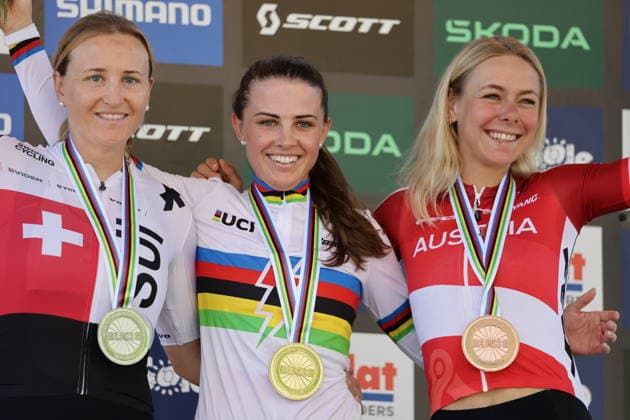 26.08.2026, Daolasa di Commezzadura, Val di Sole Bikeland, 2026 UCI MTB World Championship, WM, Weltmeisterschaft E-MTB XC Medals Ceremony (E-MTB Cross Country) Kathrin Stirnemann 2 (SUI), 2nd place and silver medal, Anna Spielmann 1 (AUT), 1st place, World Champion and gold medal and Tamara Wiedmann 6 (AUT), 3rd place and bronze medal of the Women Elite s E-Mtb Cross Country World Championships 2026 Daolasa di Commezzadura Val di Sole Bikeland Trento Italy *** August 26, 2026, Daolasa di Commezzadura, Val di Sole Bikeland, 2026 UCI MTB World Championships Women’s MTB XC Medals Ceremony Women’s MTB Cross Country: Kathrin Stirnemann 2 SUI, 2nd place and silver medal, Anna Spielmann 1 AUT, 1st place, World Champion, and gold medal; and Tamara Wiedmann 6 AUT, 3rd place and bronze medal at the 2026 Women’s Elite E-MTB Cross Country World Championships in Daolasa di Commezzadura, Val di Sole Bikeland, Trento, Italy Copyright: xJustPictures.ch FrancescoxMinghettix jp-en-FrMi-MNG_0137