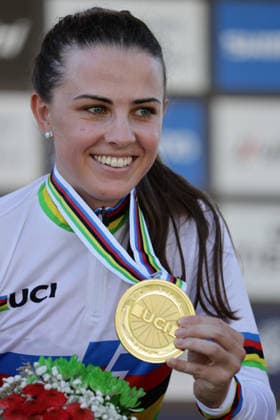 26.08.2026, Daolasa di Commezzadura, Val di Sole Bikeland, 2026 UCI MTB World Championship, WM, Weltmeisterschaft E-MTB XC Medals Ceremony (E-MTB Cross Country), Anna Spielmann 1 (AUT), 1st place, World Champion and gold medal of the Women Elite s E-Mtb Cross Country World Championships 2026 Daolasa di Commezzadura Val di Sole Bikeland Trento Italy *** August 26, 2026, Daolasa di Commezzadura, Val di Sole Bikeland, 2026 UCI MTB World Championships Women s Elite MTB XC Medals Ceremony, Women s Elite MTB Cross Country, Anna Spielmann 1 AUT, 1st place, World Champion, and gold medalist at the 2026 Women’s Elite E-MTB Cross Country World Championships in Daolasa di Commezzadura, Val di Sole Bikeland, Trento, Italy Copyright: xJustPictures.ch FrancescoxMinghettix jp-en-FrMi-MNG_0146