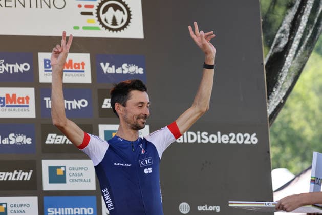 26.08.2026, Daolasa di Commezzadura, Val di Sole Bikeland, 2026 UCI MTB World Championship, WM, Weltmeisterschaft E-MTB XC Medals Ceremony (E-MTB Cross Country) Stephane Tempier 10 (FRA), 3rd place and bronze medal of the Men Elite s E-Mtb Cross Country World Championships 2026 Daolasa di Commezzadura Val di Sole Bikeland Trento Italy *** August 26, 2026, Daolasa di Commezzadura, Val di Sole Bikeland, 2026 UCI MTB World Championships Men s Elite MTB XC Medals Ceremony Men s Elite MTB Cross Country Stephane Tempier 10 FRA, 3rd place and bronze medal at the 2026 Men’s Elite E-MTB Cross Country World Championships in Daolasa di Commezzadura, Val di Sole Bikeland, Trento, Italy Copyright: xJustPictures.ch FrancescoxMinghettix jp-en-FrMi-MNG_0180