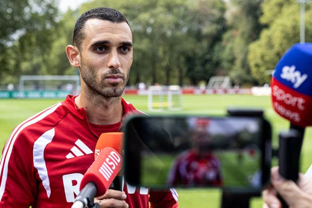 Training, 1.FC Köln, 26.08.2026 Ellyes Skhiri (1. FC Köln, 6) beim Interview nach der Training. Training, 1.FC Köln, 26.08.2026 DFL regulations prohibit any use of photographs as image sequences and or quasi video. *** Training, 1. FC Köln, August 26, 2026 Ellyes Skhiri, 1. FC Köln, 6, during an interview after training Training, 1. FC Köln, August 26, 2026 DFL regulations prohibit any use of photographs as image sequences and or quasi-video Copyright: xBEAUTIFULxSPORTS Buriakovx