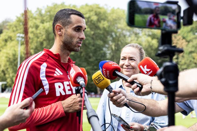 Training, 1.FC Köln, 26.08.2026 Ellyes Skhiri (1. FC Köln, 6) beim Interview nach der Training. Training, 1.FC Köln, 26.08.2026 DFL regulations prohibit any use of photographs as image sequences and or quasi video. *** Training, 1. FC Köln, August 26, 2026 Ellyes Skhiri, 1. FC Köln, 6, during an interview after training Training, 1. FC Köln, August 26, 2026 DFL regulations prohibit any use of photographs as image sequences and or quasi-video Copyright: xBEAUTIFULxSPORTS Buriakovx
