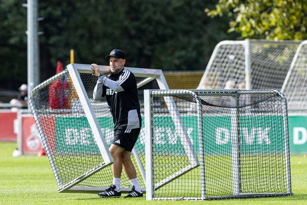 Training, 1.FC Köln, 26.08.2026 Evangelos Sbonias (Co-Trainer) Training, 1.FC Köln, 26.08.2026 DFL regulations prohibit any use of photographs as image sequences and or quasi video. *** Training, 1. FC Köln, August 26, 2026 Evangelos Sbonias, Assistant Coach Training, 1. FC Köln, August 26, 2026 DFL regulations prohibit any use of photographs as image sequences and or quasi-video Copyright: xBEAUTIFULxSPORTS Buriakovx