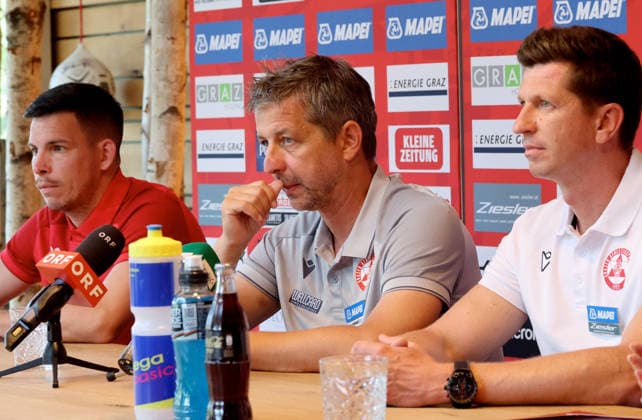 SOCCER - BL, GAK, press conference, PK, Pressekonferenz GRAZ,AUSTRIA,26.AUG.26 - SOCCER - ADMIRAL Bundesliga, Grazer AK 1902, press conference. Image shows Peter Michorl, head coach Gerald Scheiblehner and sporting director Andreas Linhart (GAK).  GEPAxpictures xHansxOberlaender