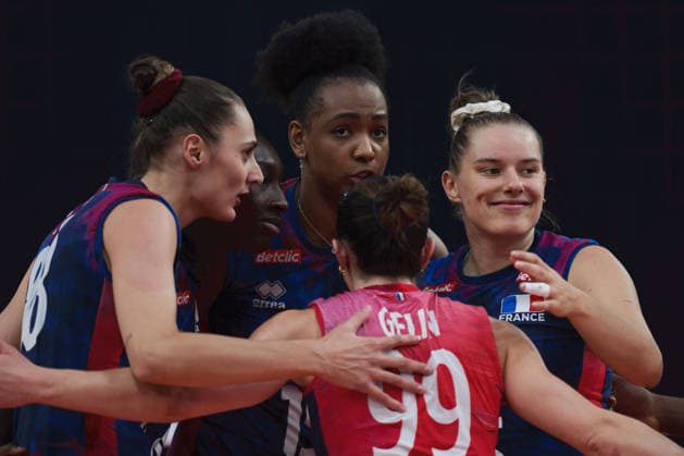 260826 Amelie Rotar, Halimatou Bah, Marine Amandha Sylves, Juliette Gelin and Enora Danard-Selosse of France celebrates during the CEV EuroVolley 2026 group stage volleyball match between France and Italy on August 26, 2026 in Gothenburg. Photo: Mathias Bergeld BILDBYRAN kod MB MB1407 volleyboll volleyball cev eurovolley 2026 volleyboll-em france italy day 6 dam bbeng frankrike italien women kvinnerjubel celebrates frankrike france Copyright: MATHIASxBERGELD BB260826MB020