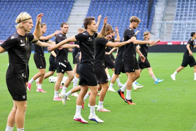SOCCER - UEFA EL, RBS vs Mjaellby SALZBURG,AUSTRIA,26.AUG.26 - SOCCER - UEFA Europa League, play-off, Red Bull Salzburg vs Mjaellby AIF, preview, training Mjaellby. Image shows players of Maellby.  GEPAxpictures xMathiasxMandl