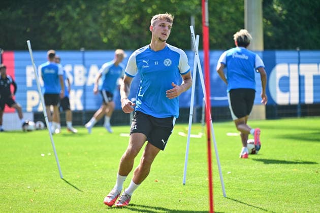 26.08.2026, Fußball, Herren, 2.BL, Saison 2026 2027, Training Holstein Kiel Neuzugang Gyan de Regt Kiel, Projensdorf Projensdorf, Trainigsplatz Schleswig-Holstein Deutschland *** August 26, 2026, Soccer, Men s, 2nd Division, 2026–2027 Season, Holstein Kiel Training: New Signing Gyan de Regt, Kiel, Projensdorf, Projensdorf, Training Field, Schleswig-Holstein, Germany