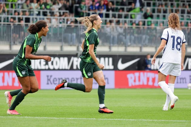 26.08.2026, xgrfx, Fussball UEFA WCL Quali 3.Runde, VfL Wolfsburg - Inter Mailand v.l. Tor, Lara Prasnikar zum 1:0 (VfL Wolfsburg) Wolfsburg