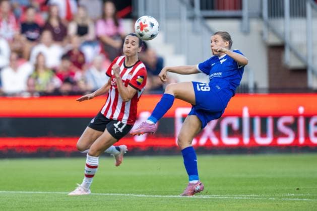 EINDHOVEN , 26-08-2026 , de Herdgang Stadium , Champions League women , knockout phase match 1 of 2 , season 2026 2027 , PSV - HB Koge , picture shows PSV women player Julia Hickelsberger HB Koge women player Signe Markvardsen PSV - HB Koge (women)  x206066700x Copyright:
