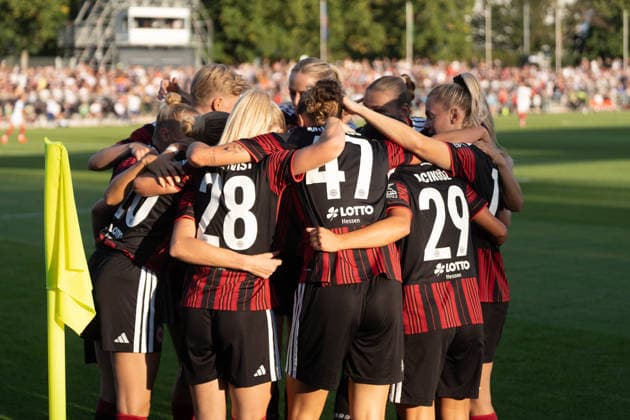 26.08.2026, xhfmx, Fussball UEFA Woman CLQ Runde 3, Eintracht Frankfurt Frauen - Paris Saint Germain Frauen Die Eintracht Frauen bejubeln das 1:0 gegen Paris. Tor, Goal, Jubel, Celebration Frankfurt