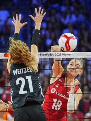 Turkiye v Germany - CEV EuroVolley 2026 ISTANBUL, TURKIYE - AUGUST 26: Zehra Gunes (18) of Turkiye in action against Camilla Weitzel (21) of Germany during the CEV EuroVolley 2026 Women Group A match between Turkiye and Germany at Sinan Erdem Sports Hall, on August 26, 2026, in Istanbul, Turkiye. Esra Bilgin Anadolu Istanbul Turkey. Editorial use only. Please get in touch for any other usage.  Copyright: x2026xAnadoluxEsraxBilginx